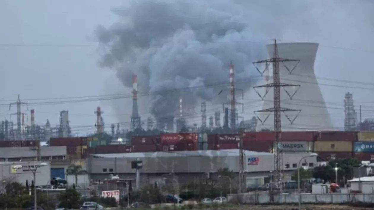 Represalii după atacul israelian asupra complexului energetic South Pars. Rachetele Teheranului au lovit o rafinărie la Haifa