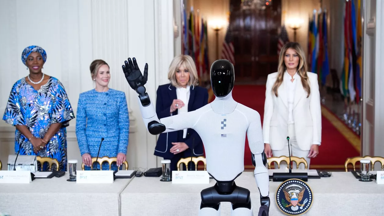 Melania Trump a prezentat un robot umanoid la summitul său dedicat educației digitale a copiilor (VIDEO)