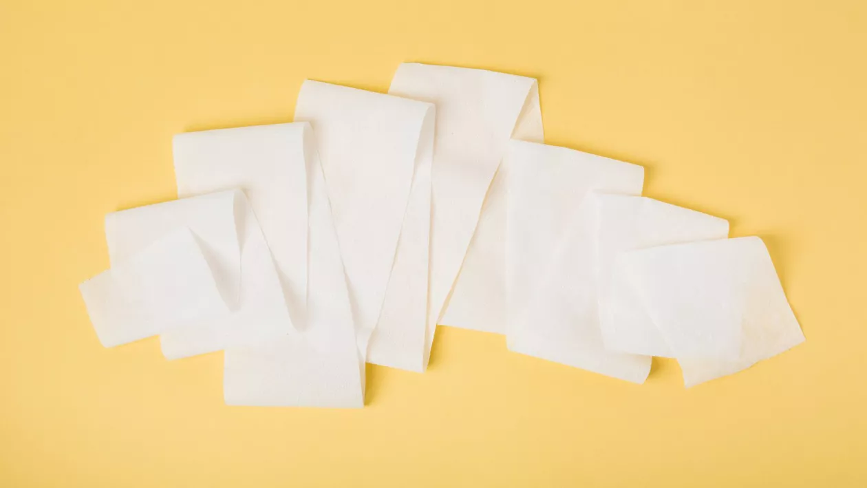 De ce nu ar trebui să pui mâncarea fierbinte pe șervețele de hârtie? Riscurile ascunse pentru sănătate