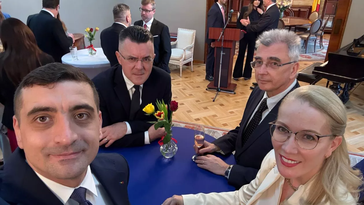 Liderii AUR au participat la recepția ambasadorului SUA la București. Acum 3 săptămâni, George Simion îl amenința pe diplomatul american