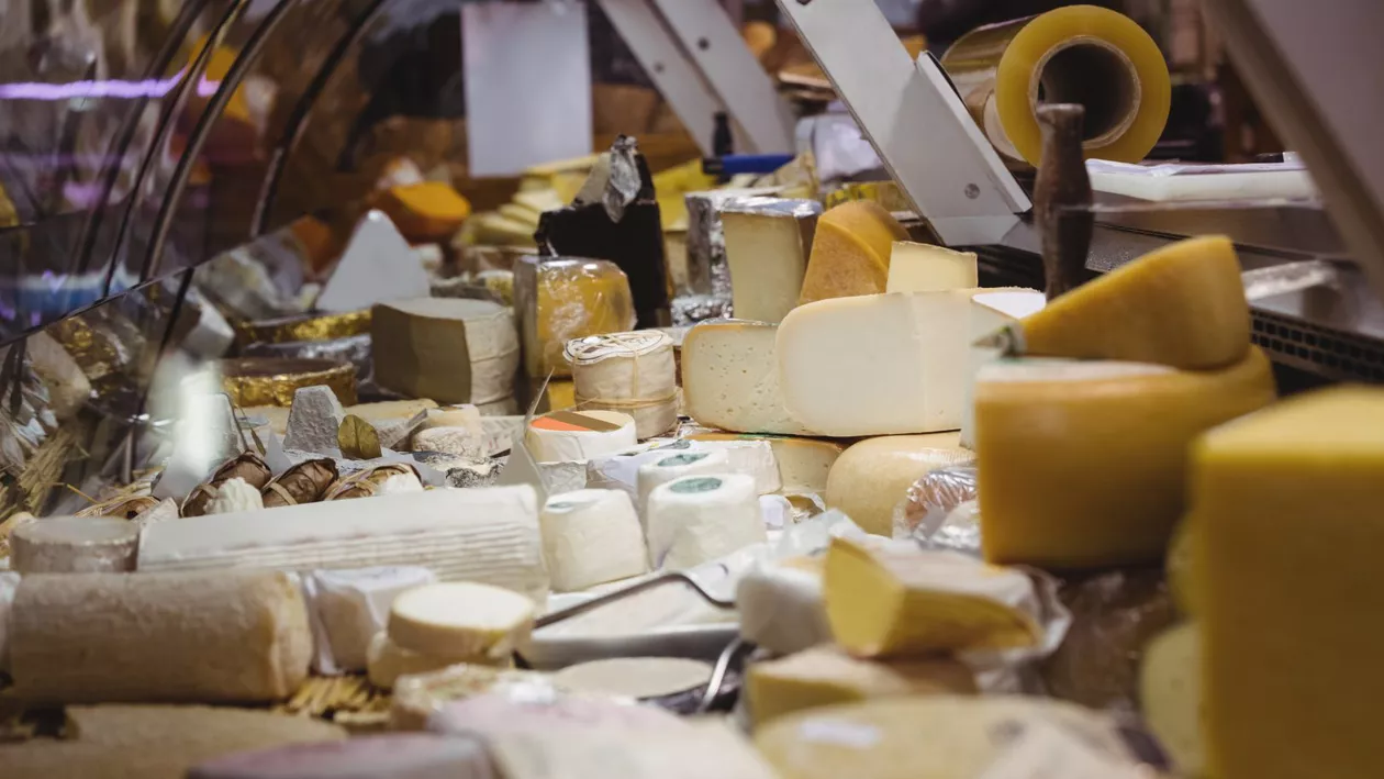 Surpriză înainte de Paște! Prețul telemelei de oaie în Piața Obor îi lasă pe români fără cuvinte