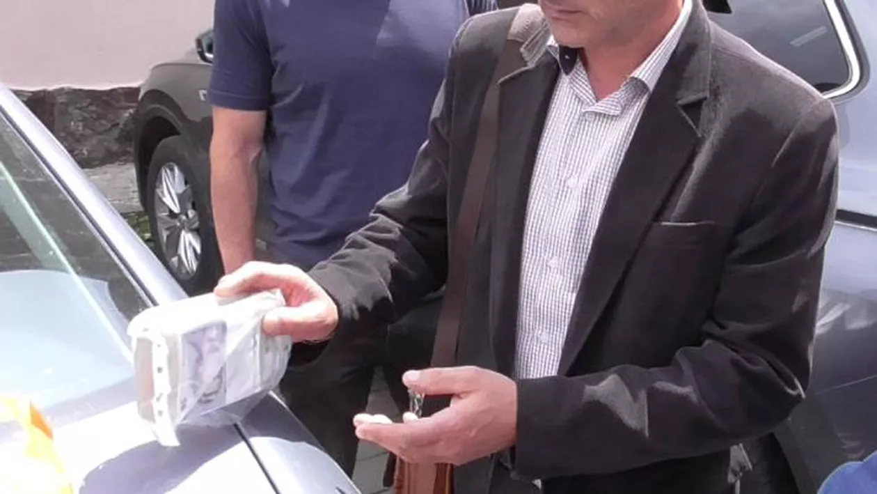 Primar din Bihor, prins în flagrant de procurorii europeni. EPPO investighează o mită cerută pentru un contract finanțat din bani UE