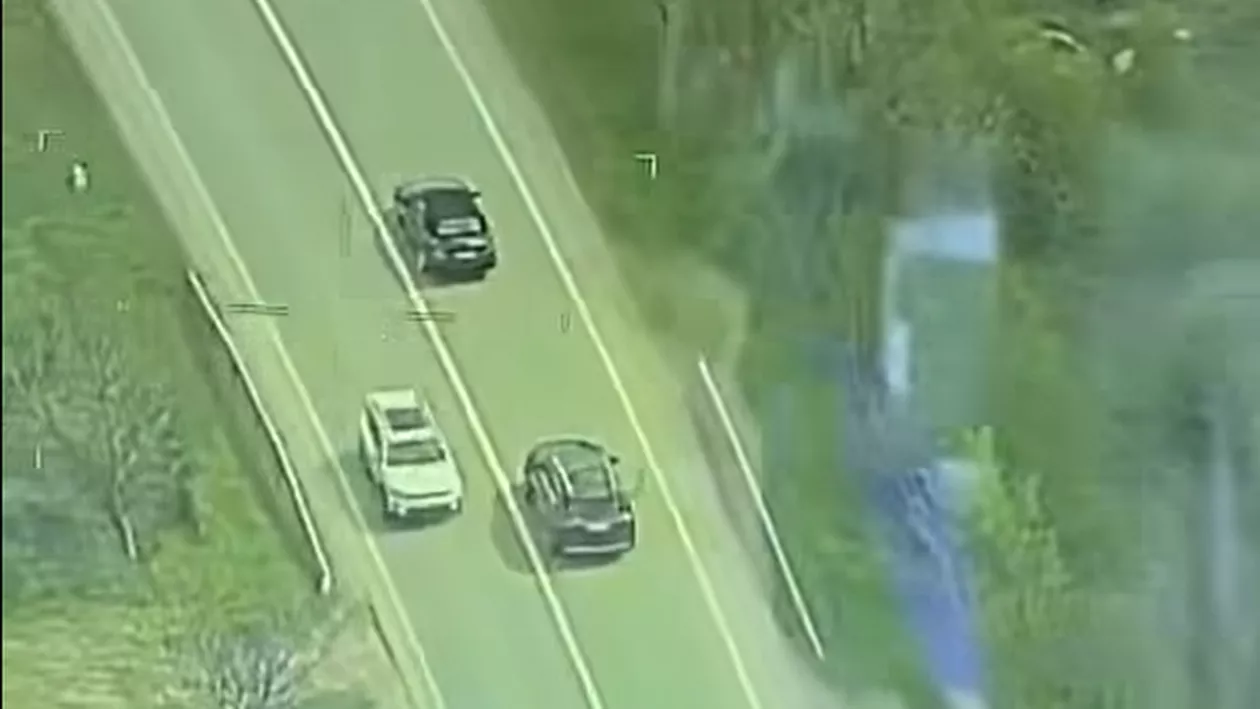 (VIDEO) Momentul în care un șofer vitezoman a fost „vânat” din aer. Ce pedeapsă a primit după imaginile surprinse de elicopter