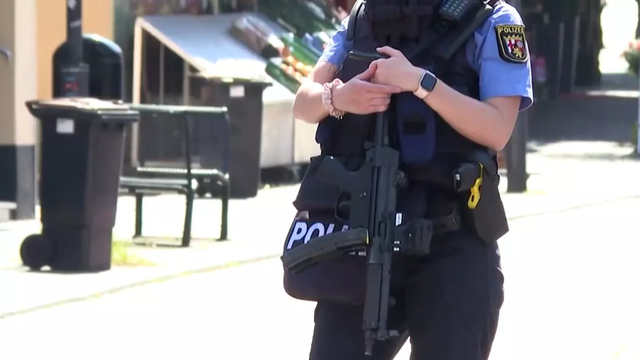 Momente tensionate în Sinzig, Germania, după o luare de ostatici la o bancă. Poliția a împânzit zona cu forțe speciale