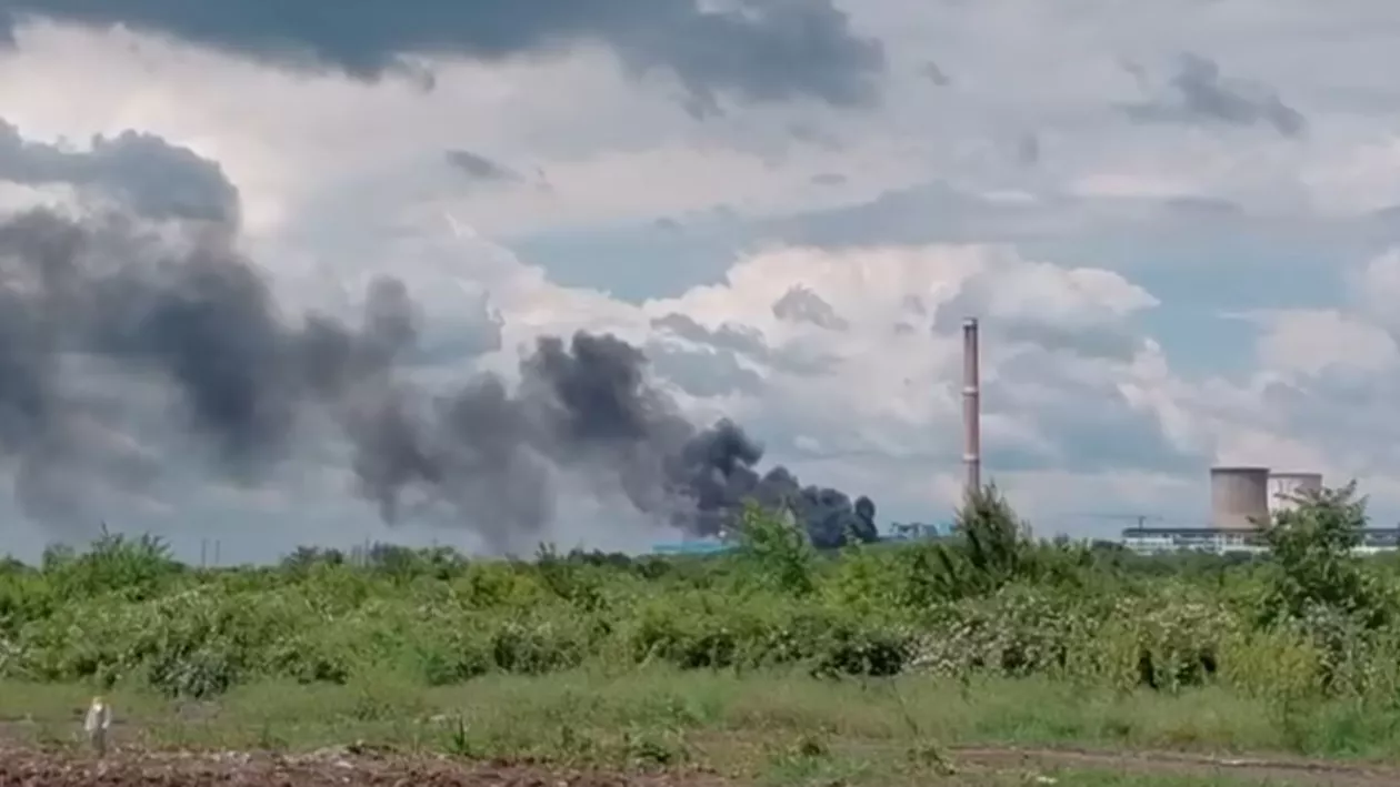 (VIDEO) Incendiu la CET Vest, în Sectorul 6. Mesaj RO-Alert emis pentru bucureștenii din zona afectată