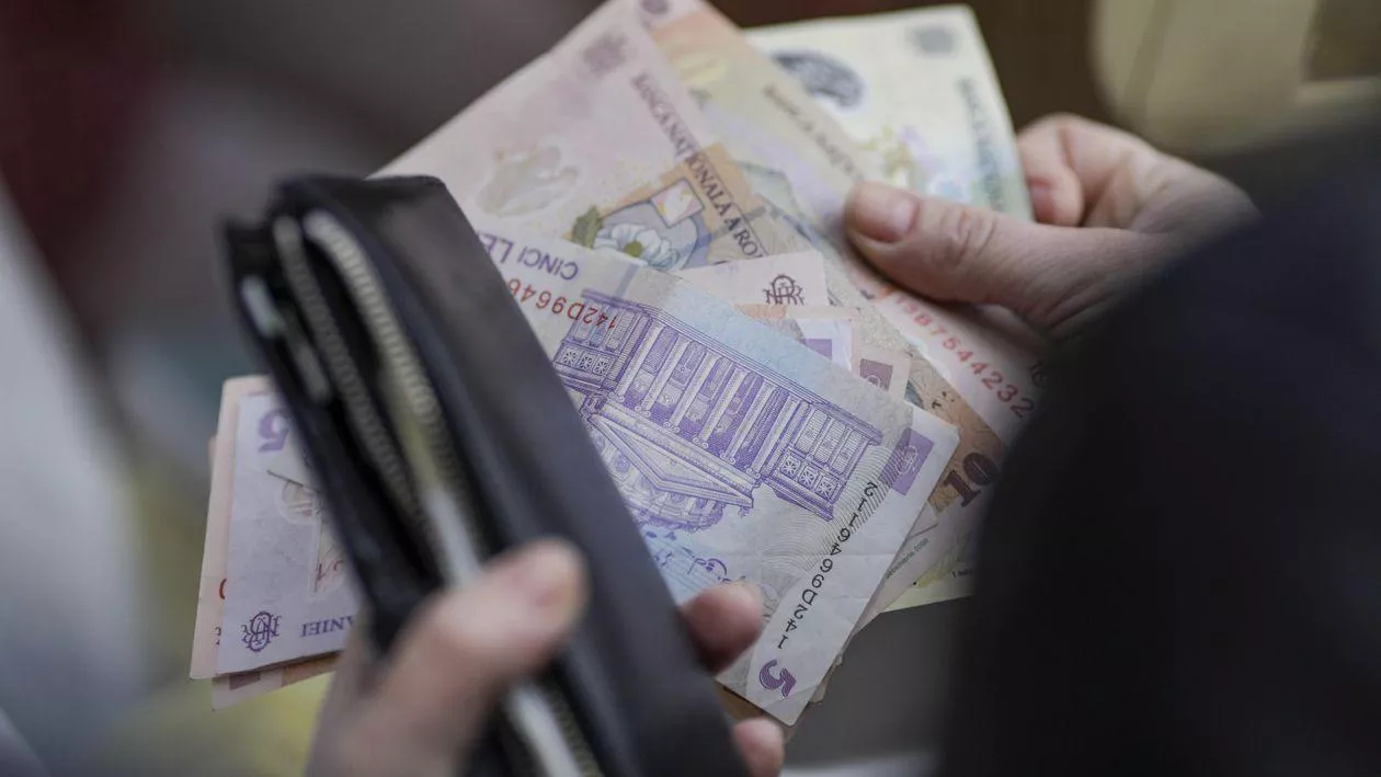 Fondul de urgență care îți poate salva bugetul. Câți bani recomandă specialiștii să ai puși deoparte. Reacțiile românilor: „Ce sunt alea economii?”