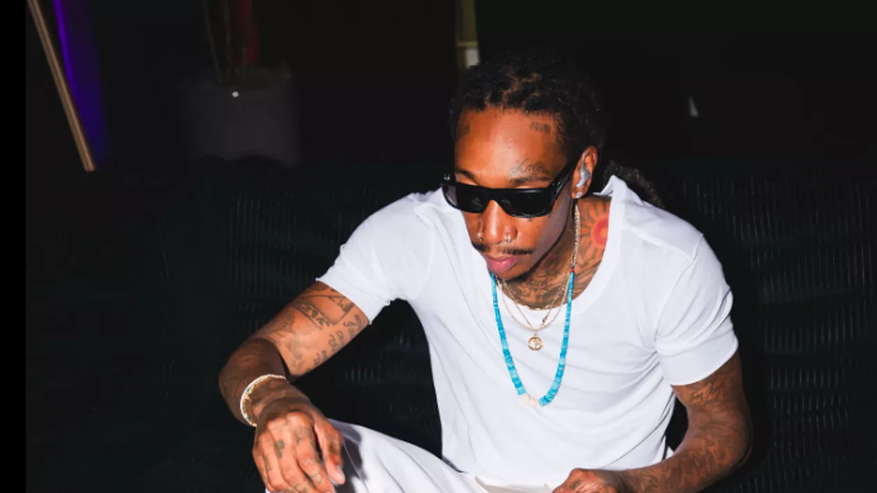 Rapperul Wiz Khalifa a fost condamnat definitiv la 9 luni de închisoare, însă nu stă după gratii în România. Americanii sunt imuni la justiția din țara noastră