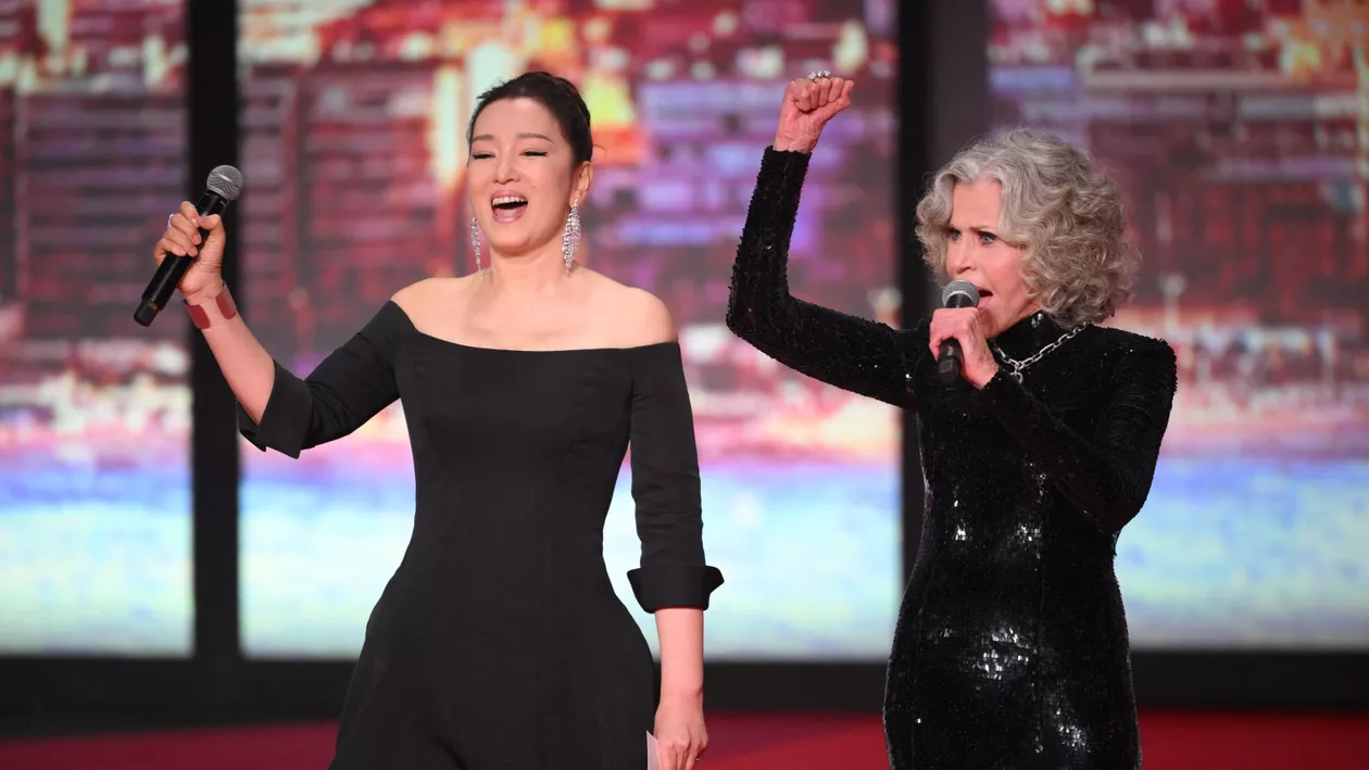 Festivalul de la Cannes a fost deschis de actrițele Jane Fonda și Gong Li. Regizorul Peter Jackson, recompensat cu Palme d'honneur (VIDEO)