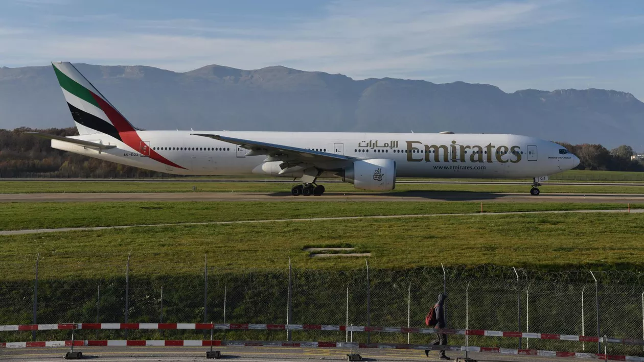 Alertă de securitate în Emiratele Arabe. Zborurile au fost restricționate după noi atacuri cu rachete