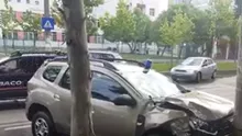 Accident în capitală: Șoferul unei mașini MAI a lovit un autoturism. O persoană a fost rănită (video)