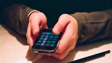 Telefoanele care emit cele mai multe radiații / Ce spun specialiștii: Oamenii sunt prea „dependenți de smartphone-urile lor”