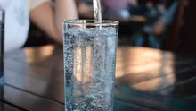 Apa minerală mai are voie să fie filtrată? Franța cere lămuriri UE după controversa Perrier și intervenția Nestlé la vârful puterii