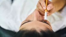 Saloanele de înfrumusețare au lucrat la foc continuu. Cât costă procedurile pentru care femeile au stat la coadă înainte de Paște