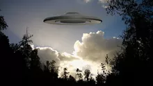 OZN-uri, lumini misterioase și „obiecte plutitoare”. Pentagonul publică dosare care reaprind febra extratereștrilor