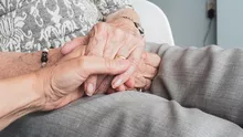 Reuniți, după 8 decenii. Cum s-au regăsit doi iubiţi din copilărie