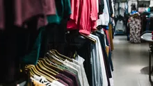Geantă de 3.500 de euro, furată la un târg de haine în Capitală și dusă la amanet. Ce s-a întâmplat după