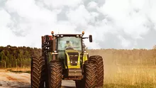 Fermierii italieni, victimele hoților români. Le-au furat tractoarele
