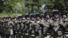Stagiul militar voluntar devine realitate în România. Nicușor Dan a promulgat legea. Ce presupune pregătirea militară pentru tineri