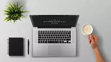 Cum să repari laptopul după ce ai vărsat apă, suc sau orice lichid pe el