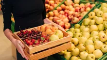 Fructele copilăriei au ajuns un lux. Se vând și cu 200 de lei kilogramul după ce au devenit virale
