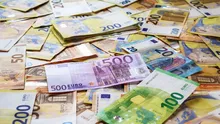 Descoperire șocantă, într-un tomberon. Un bărbat a găsit o pungă cu 19.000 €. Ce a făcut cu banii