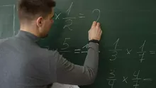 Profesor acuzat că predă matematică cu ajutorul inteligenței artificiale. Ce nemulțumiri au elevii și cum răspunde conducerea școlii