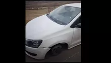 Reacția MAI, după ce polițiștii au oprit în trafic un şofer care conducea un autoturism fără cauciucuri: “Nu pleca la drum, indiferent de sezon, dacă nu ai mașina echipată măcar cu anvelope” (FOTO)