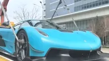 Scene incredibile cu Andrew Tate: A rămas blocat în trafic, după ce a intrat cu bolidul de 4 milioane de euro într-o groapă