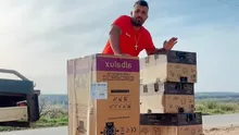 Reacția lui Adelin Petrișor, după ce a primit două colete de la Pescobar. În urmă cu câteva zile, TikTokerul îl umilise pe Dorian Popa (VIDEO)
