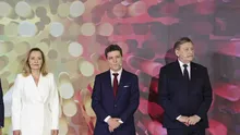 Replici dure între Elena Lasconi și Crin Antonescu, în timpul dezbaterii prezidențiale: „A dansat în horă și cu Ponta, și cu Dragnea” / „Ieșiți des în stradă, scrieți cărți de elogiere a DNA-ului, după care sunteți la ușa DNA-ului atacându-l”