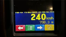 Amenda uriașă primită de un șofer de 22 de ani, prins conducând cu 240 de km/h