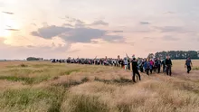 Peter Magyar, liderul opoziției maghiare, a ajuns la granița cu România: Marș uriaș spre Transilvania împotriva premierului de la Budapesta, Viktor Orban