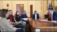 Cum se scuză George Simion pentru că nu s-a dus la dezbatere. A publicat o înregistrare video cu jurnaliștii de la Digi24, din momentul negocierilor: “Vreți să mă chemați să mă umiliți, să vă fac și rating în plus” / Ce acuzații aduc jurnaliștii la adresa liderului AUR? (VIDEO)