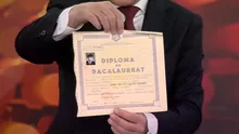 Nicușor Dan și-a arătat diploma de Bacalaureat pentru a pune stop știrilor false: „Circulă de vreo două zile un fake news grosolan cu diploma mea de BAC, originalul îl am aici” (FOTO)