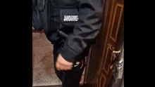 Polițiștii din Călărași au spart ușa unei familii nevinovate: „Mi-au pus soțul la pământ ca pe un infractor” (VIDEO)