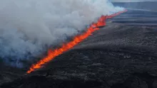 Erupție spectaculoasă în Islanda. Ce riscă localnicii și cum este afectat turismul (VIDEO)