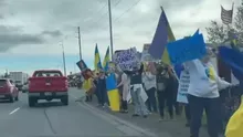 Locuitorii din Alaska îl întâmpină pe Putin cu steaguri ucrainene și proteste (VIDEO)