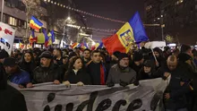Circa 10.000 de manifestanți la protestul AUR din Piața Victoriei. Unii au scandat „Călin Georgescu, președinte” și „Turul doi înapoi” (VIDEO, GALERIE FOTO)