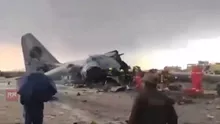 VIDEO: Un avion militar încărcat cu bani s-a prăbușit în Bolivia. 15 morți și haos pe autostradă