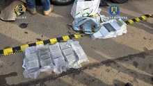 VIDEO: Descinderi la dealerii de droguri din Capitală. Polițiști răniți, mașini lovite de traficanți. Droguri din America de Sud pentru cluburile de „fițe” din București