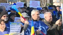 Sindicaliștii din educație, protest la Cotroceni. De ce au ajuns profesorii la ușa lui Nicușor Dan (VIDEO)