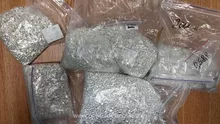 Peste 15 kilograme de argint, descoperite într-un microbuz la Halmeu. Șofer cercetat penal