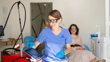 Boala parodontală și terapia laser: tratament modern, recuperare rapidă | DENT ESTET