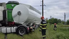 Accident feroviar în județul Giurgiu. Un tren marfar a lovit o cisternă cu motorină