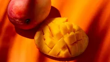 Mango pentru elevii din Constanța în loc de lapte și corn. Decizia care a stârnit controverse