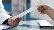 Medici din Câmpulung Moldovenesc, reținuți de polițiști. Unul dintre ei a luat mită de 61 de ori
