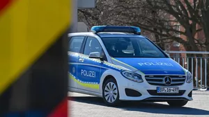 Germania: Tânăr de 16 ani, acuzat că a produs un agent mortal, de război biologic, în podul casei
