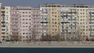 Cum a aflat o româncă că trebuie să dărâme balconul extins de fostul proprietar, la un an de când a achiziționat locuința: „Stau într-un stres constant”