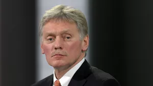 MAE, reacție dură la declarațiile lui Peskov: „Rusia nu are alegeri libere de aproape 20 ani. Opozanții sunt executați la câțiva metri de Kremlin. Un stat agresor nu poate să dea lecții de democrație”
