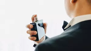 ANPC, amendă de zeci de mii de lei, după ce a fost găsită o substanță interzisă în mai multe parfumuri / Inspectorii au retras produsele de la vânzare
